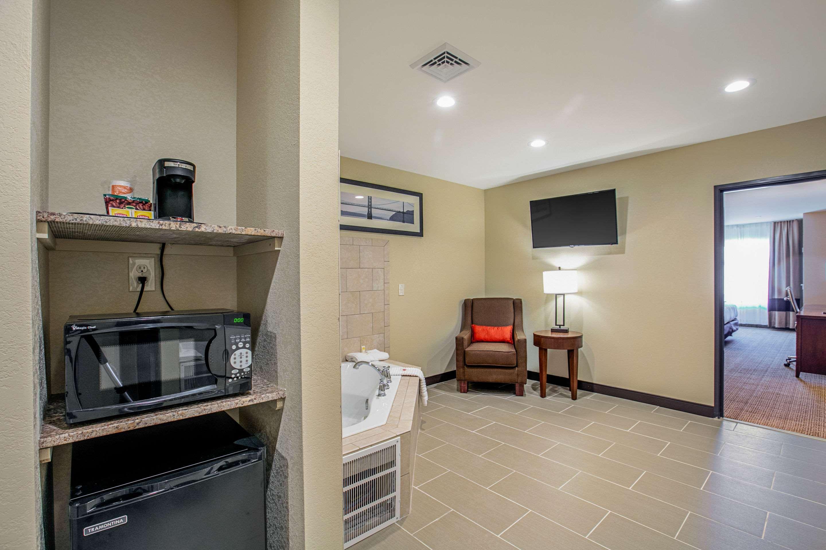 Comfort Suites Fishkill Near Interstate 84 Buitenkant foto